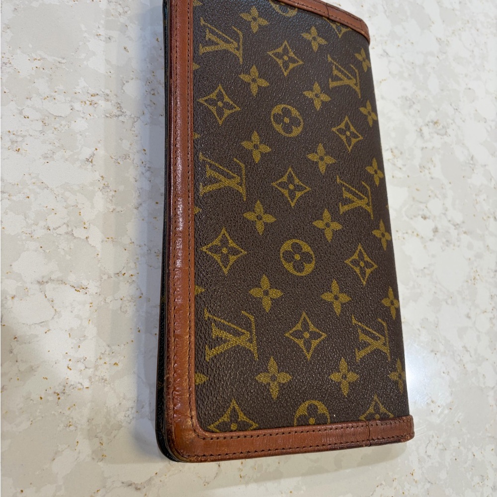 Designer Monogram Vintage Leather Clutch Bag - Picture 5 of 14